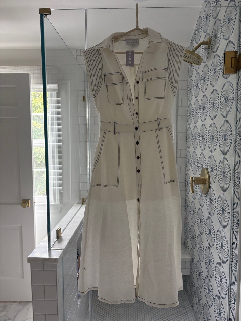 Sleeveless Button-Front Shirt Dress in Cream/off white. NWT